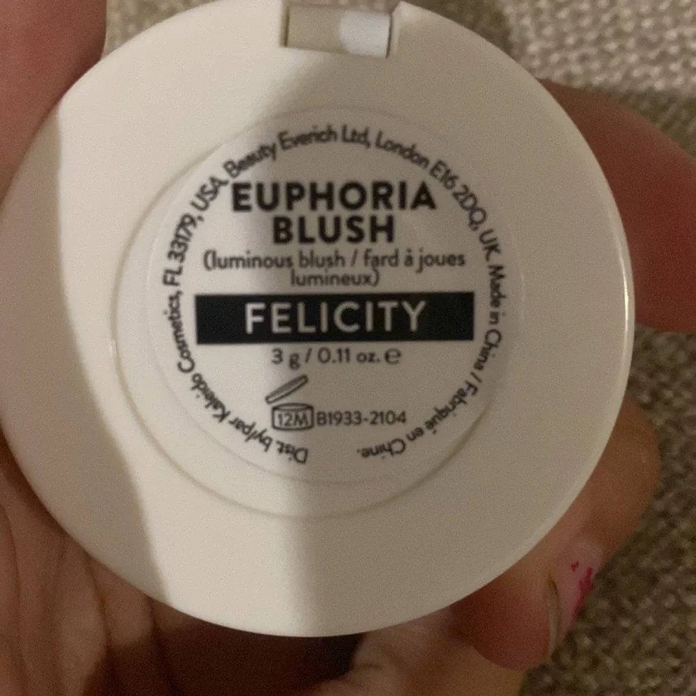 blush - Picture 3 of 3